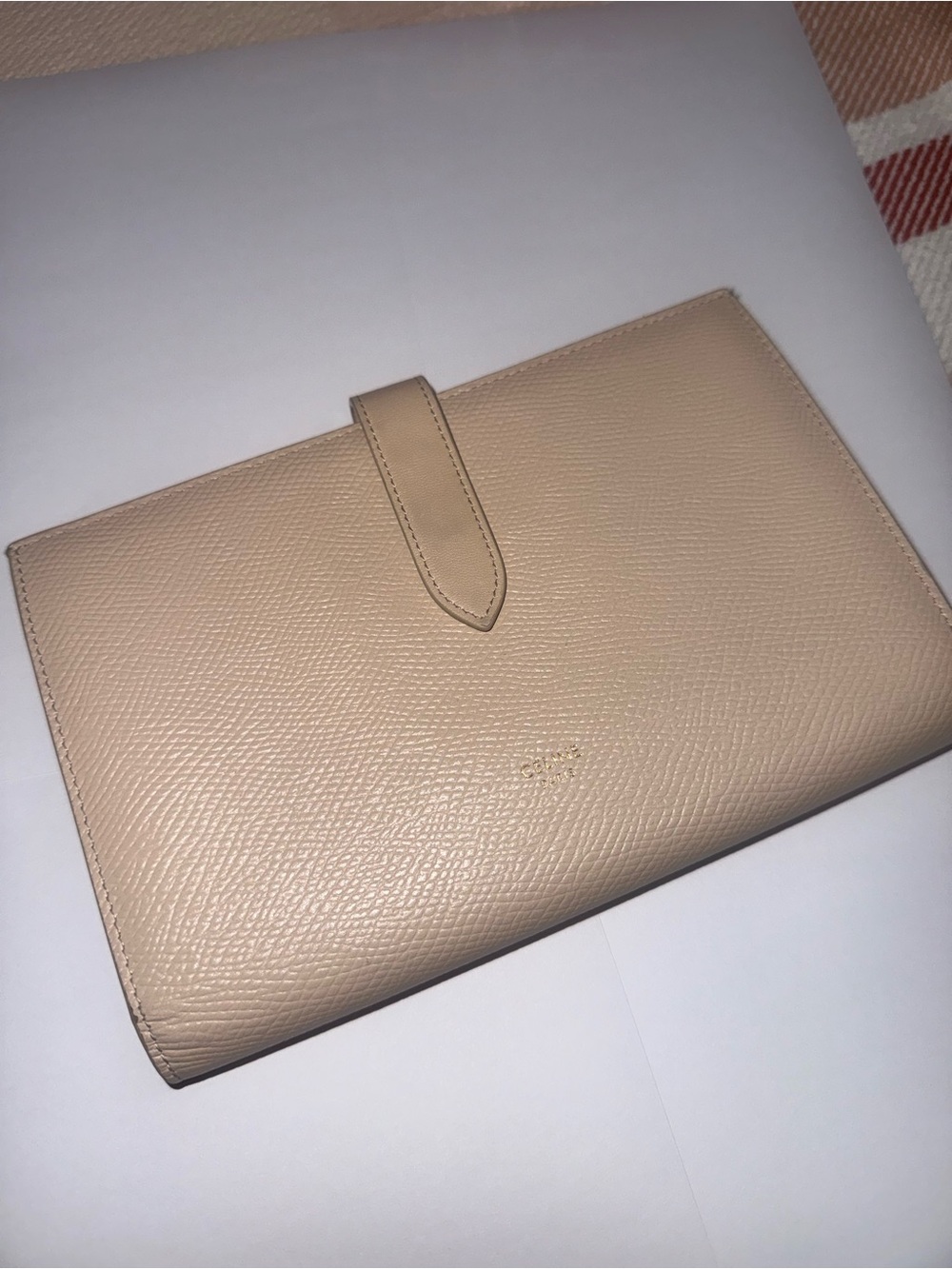 🔥 AUTHENTIC CÉLINE Grained Leather Large Strap Wallet | - Picture 4 of 16